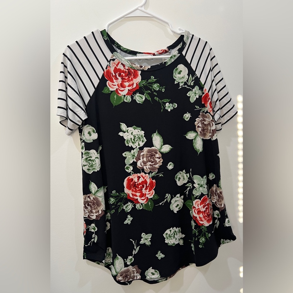 Reborn Red and Green Graphic Short Sleeve Tee
